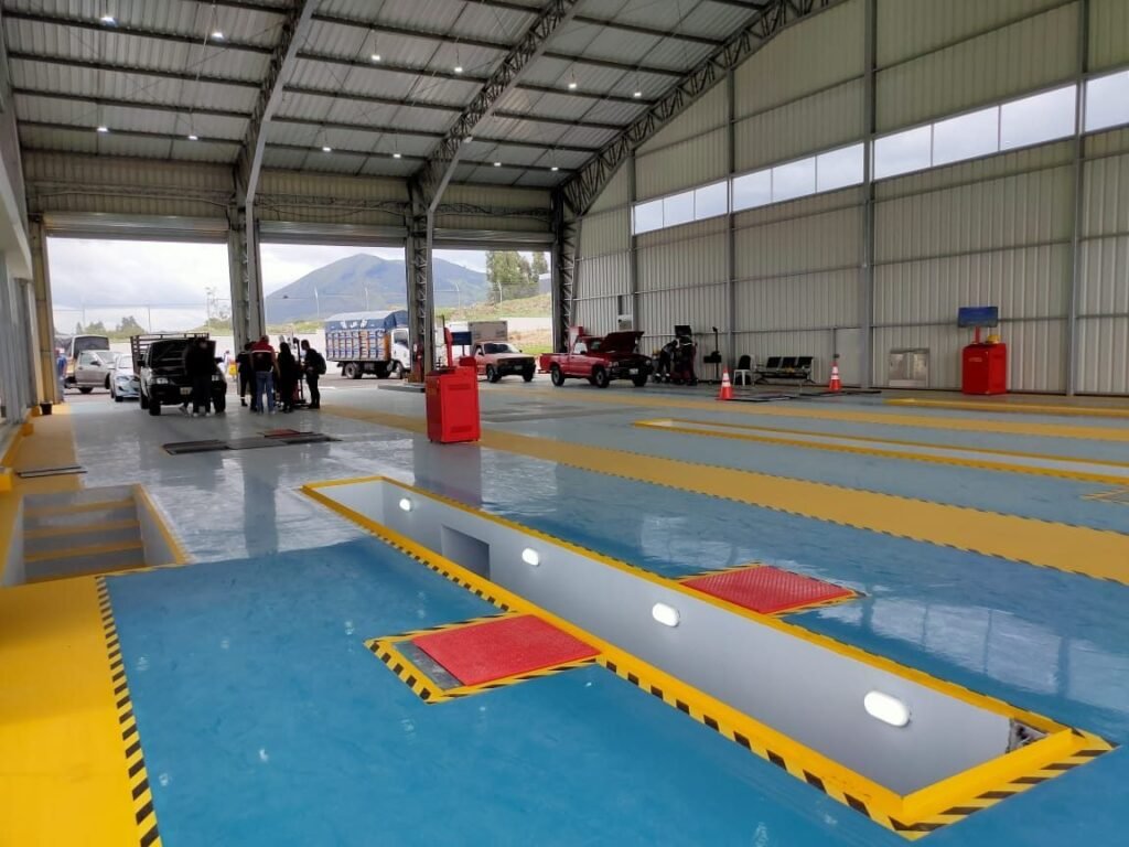 Centro de revisión técnica en Salcedo, Ecuador