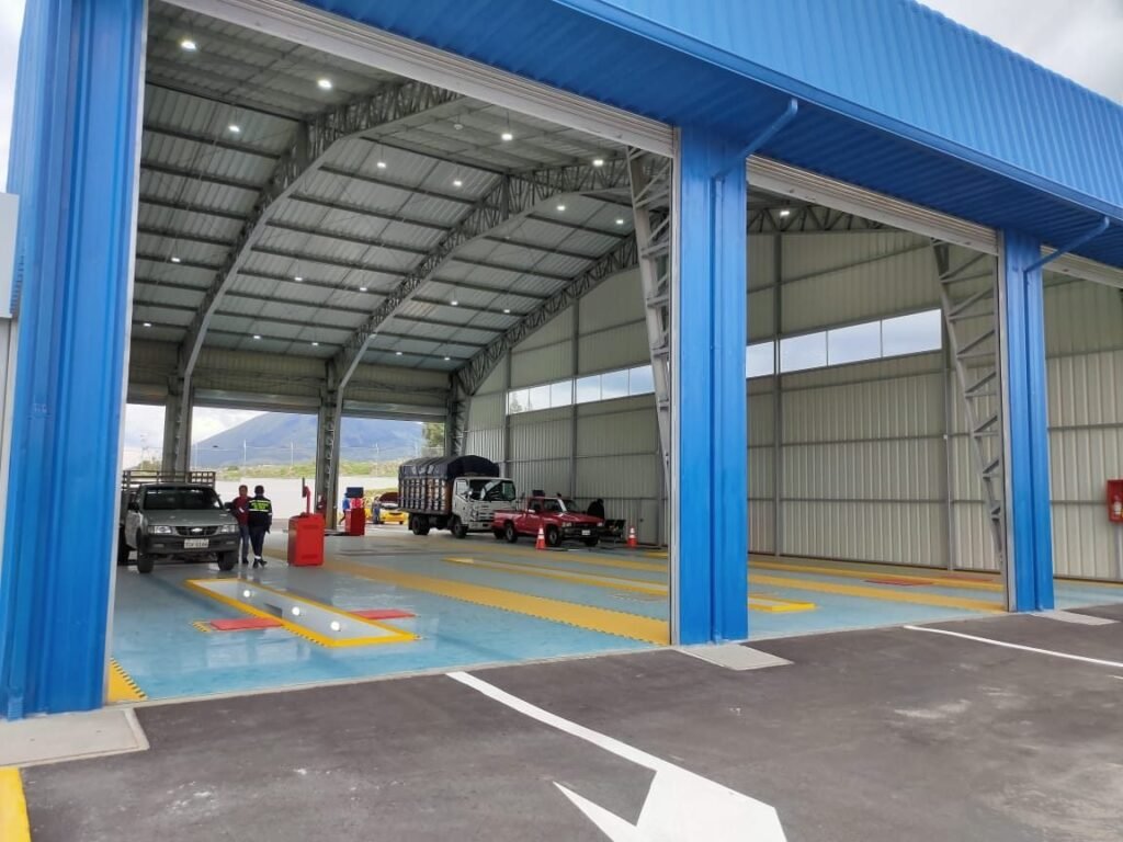 Centro de revisión técnica en Salcedo, Ecuador